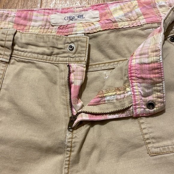 CHEROKEE Women’s Tan  Shorts Casual Wear (Size 12) - Picture 8 of 10